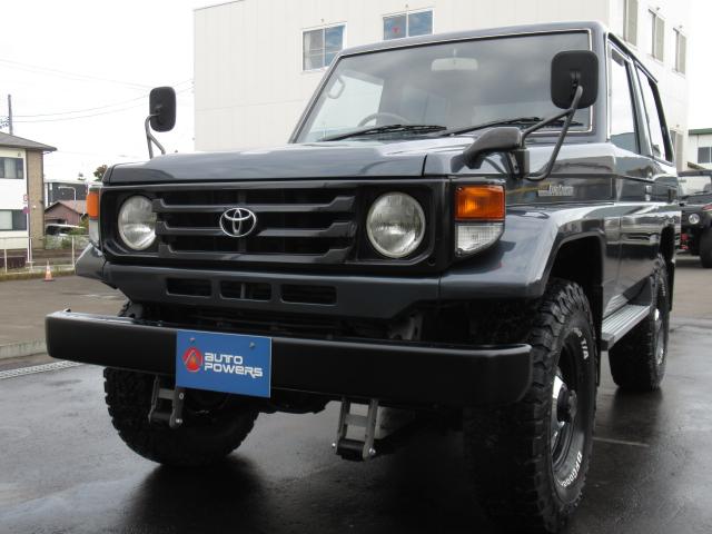 ランドクルーザー７０ ＬＸ５速マニュアルリフトアップ　新品ＢＦタイヤ　新品ホイール　新品ＢＦグッドリッチオールテレーンタイヤ　新品トヨタ輸出用ホイール　新品ブラック純正バンパー　新品ブラックｙクグリル　新品リアスモーク　新品シャックル　新品シャックルブッシュ　希少５速マニュアル（21枚目）