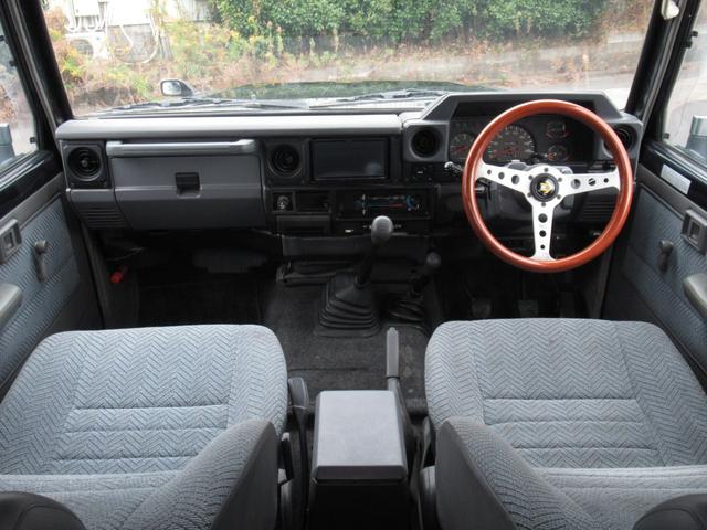 ランドクルーザー70 LXショートナローボディー 5速マニュアル 前後リーフ型 マニュアルハブ メッキバンパー 社外15インチアルミホイール ヨコハマジオランダーA/T・S 純正ダークグリーン色 ケンウッドSDナビ フルセグテレビ Bluetooth(15枚目)