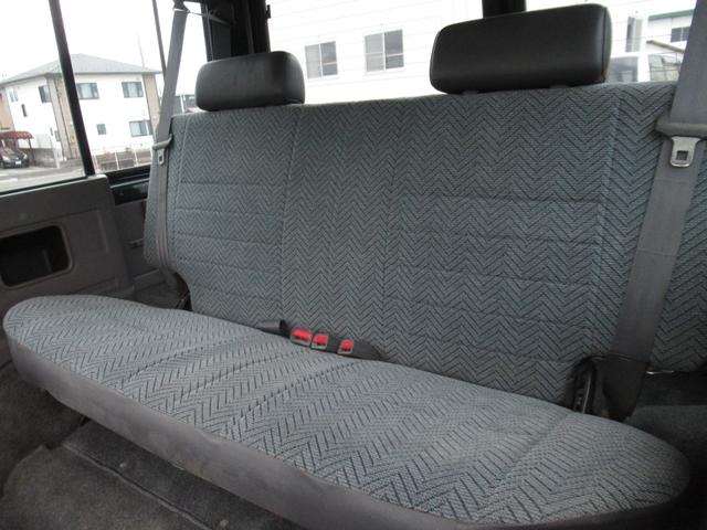 ランドクルーザー70 LXショートナローボディー 5速マニュアル 前後リーフ型 マニュアルハブ メッキバンパー 社外15インチアルミホイール ヨコハマジオランダーA/T・S 純正ダークグリーン色 ケンウッドSDナビ フルセグテレビ Bluetooth(16枚目)