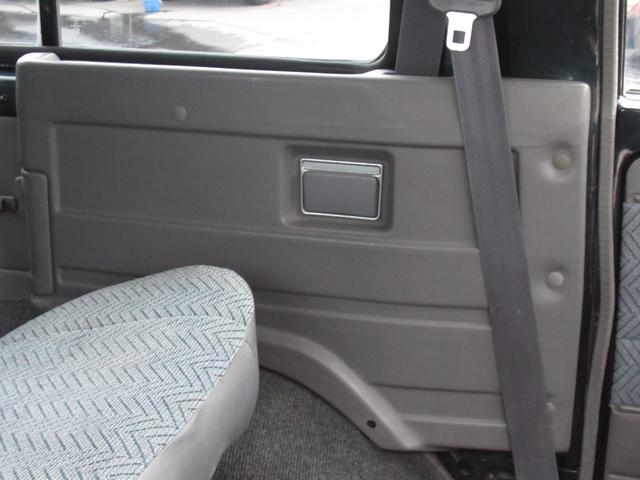 ランドクルーザー70 LXショートナローボディー 5速マニュアル 前後リーフ型 マニュアルハブ メッキバンパー 社外15インチアルミホイール ヨコハマジオランダーA/T・S 純正ダークグリーン色 ケンウッドSDナビ フルセグテレビ Bluetooth(19枚目)