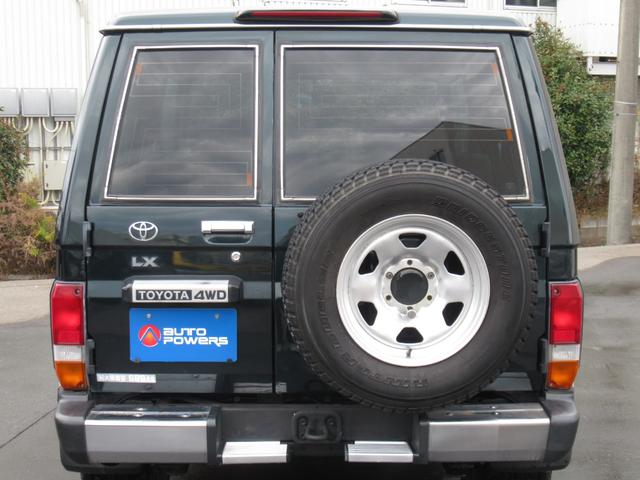 ランドクルーザー70 LXショートナローボディー 5速マニュアル 前後リーフ型 マニュアルハブ メッキバンパー 社外15インチアルミホイール ヨコハマジオランダーA/T・S 純正ダークグリーン色 ケンウッドSDナビ フルセグテレビ Bluetooth(26枚目)