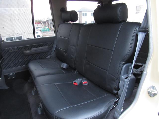 ランドクルーザープラド ＳＸワイドクラシックコンプリートナローボディーリフトアップ　ディーゼルターボ　トヨタ輸出ホイール　トーヨーオープンカントリーＭ／Ｔタイヤ　オレンジコーナーレンズ　オレンジウィンカー　ナルディステアリング　ブラックシートカバー（16枚目）