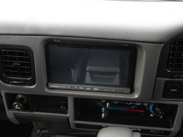 ランドクルーザープラド ＳＸワイドクラシックコンプリートナローボディーリフトアップ　ディーゼルターボ　トヨタ輸出ホイール　トーヨーオープンカントリーＭ／Ｔタイヤ　オレンジコーナーレンズ　オレンジウィンカー　ナルディステアリング　ブラックシートカバー（32枚目）