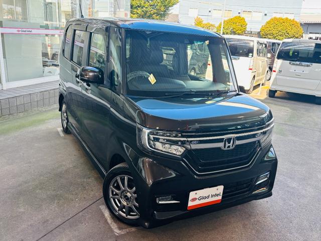 Ｎ－ＢＯＸカスタム Ｇ・Ｌターボホンダセンシング　ターボ車／純正９インチ大型ナビＴＶ／両側パワースライドドア／ＥＴＣ／クルーズコントロール／バックカメラ／衝突軽減ブレーキ／キープレーンアシスト／ハーフレザーシート／ＬＥＤヘッドライト／社外１４ＡＷ（4枚目）