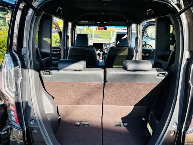 Ｎ－ＢＯＸカスタム Ｇ・Ｌターボホンダセンシング　ターボ車／純正９インチ大型ナビＴＶ／両側パワースライドドア／ＥＴＣ／クルーズコントロール／バックカメラ／衝突軽減ブレーキ／キープレーンアシスト／ハーフレザーシート／ＬＥＤヘッドライト／社外１４ＡＷ（14枚目）