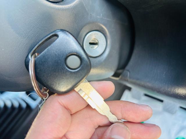 ジムニー クロスアドベンチャーXC マニュアル/4WD車/ハーフレザーシート/社外オーディオ/キーレスキー/純正16インチアルミホイール(21枚目)