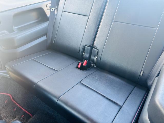 ジムニー クロスアドベンチャー 4WD/ターボ車両/マニュアル/リフトアップ/Bluetooth対応社外ナビTV/バックカメラ/シートヒーター/カスタムシフトレバー/マッドタイヤ装着/LEDフォグランプ/純正16インチアルミホイール(13枚目)