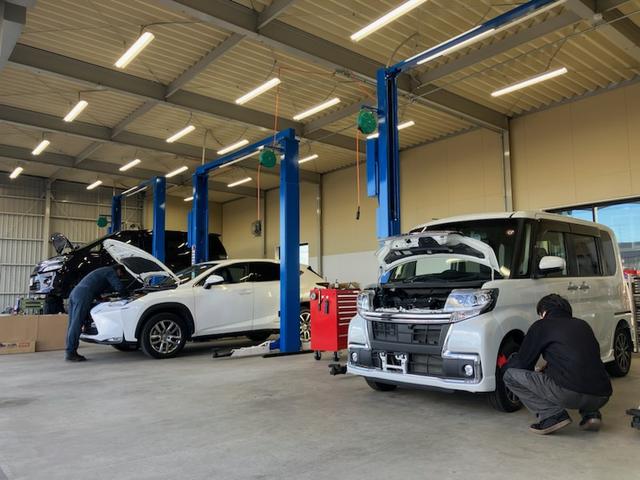 ジムニー クロスアドベンチャー 4WD/ターボ車両/マニュアル/リフトアップ/Bluetooth対応社外ナビTV/バックカメラ/シートヒーター/カスタムシフトレバー/マッドタイヤ装着/LEDフォグランプ/純正16インチアルミホイール(26枚目)