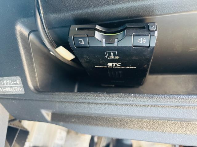 嬉しいＥＴＣも搭載しております！これがあれば煩わしい料金所でのストップもなく、スムーズに通過出来ちゃいますね！