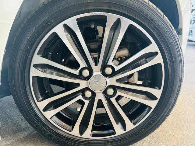 純正１５インチアルミホイールを装着しております！アルミホイールカスタムはもちろん、サマー／スタッドレスなどタイヤＳＥＴもお安くご提案できますのでお気軽にご相談下さい