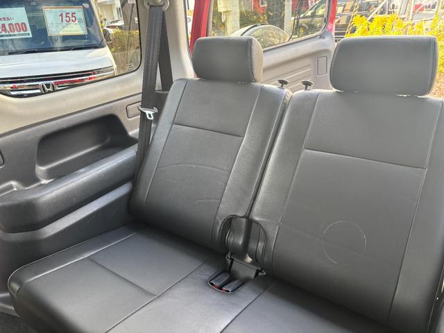 ジムニー クロスアドベンチャーXC マニュアル車/4WD/専用レザーシート/USB対応社外オーディオ/シートヒーター/純正16インチアルミホイール(13枚目)