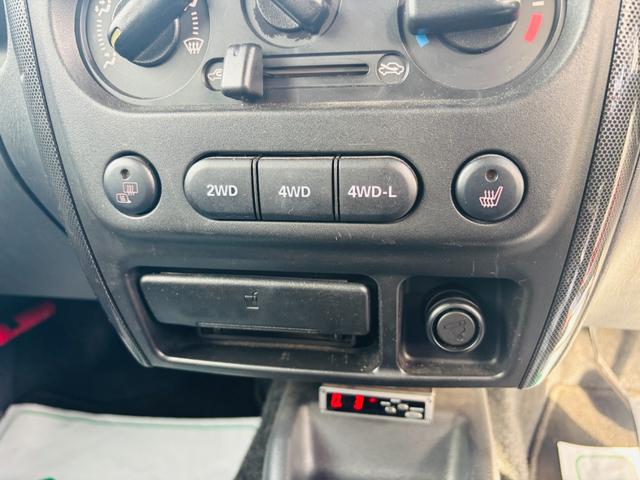 ジムニー クロスアドベンチャーXC マニュアル車/4WD/専用レザーシート/USB対応社外オーディオ/シートヒーター/純正16インチアルミホイール(18枚目)