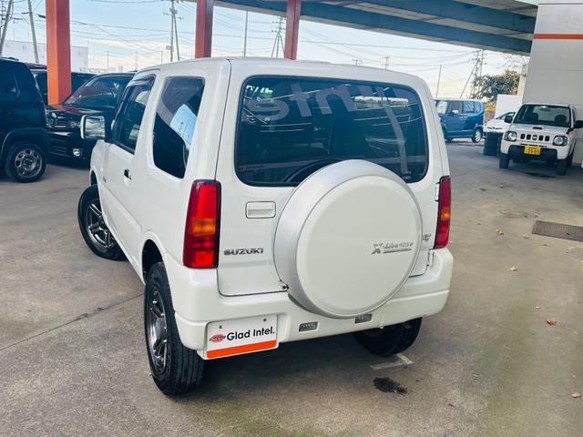 ジムニー クロスアドベンチャー　４ＷＤ／マニュアル車／専用レザー調シート／シートヒーター／社外ＣＤオーディオ／キーレスキー／純正１６インチアルミホイール（5枚目）