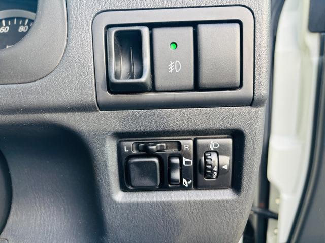 ジムニー クロスアドベンチャー　４ＷＤ／マニュアル車／専用レザー調シート／シートヒーター／社外ＣＤオーディオ／キーレスキー／純正１６インチアルミホイール（21枚目）