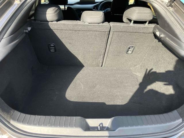 MAZDA3ファストバック 20Sプロアクティブ ツーリングセレクション ドライブレコーダー ETC 全周囲カメラ クリアランスソナー オートクルーズコントロール レーンアシスト 衝突被害軽減システム アルミホイール オートマチックハイビーム LEDヘッドランプ(19枚目)