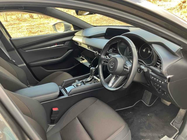 MAZDA3ファストバック 20Sプロアクティブ ツーリングセレクション ドライブレコーダー ETC 全周囲カメラ クリアランスソナー オートクルーズコントロール レーンアシスト 衝突被害軽減システム アルミホイール オートマチックハイビーム LEDヘッドランプ(32枚目)