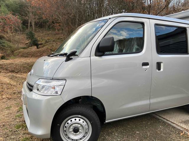 タウンエースバン ＧＬ　４ＷＤ　クリアランスソナー　衝突被害軽減システム　両側スライドドア　キーレスエントリー　アイドリングストップ　ＡＴ　ＡＢＳ　ＥＳＣ　エアコン　パワーステアリング　パワーウィンドウ（5枚目）
