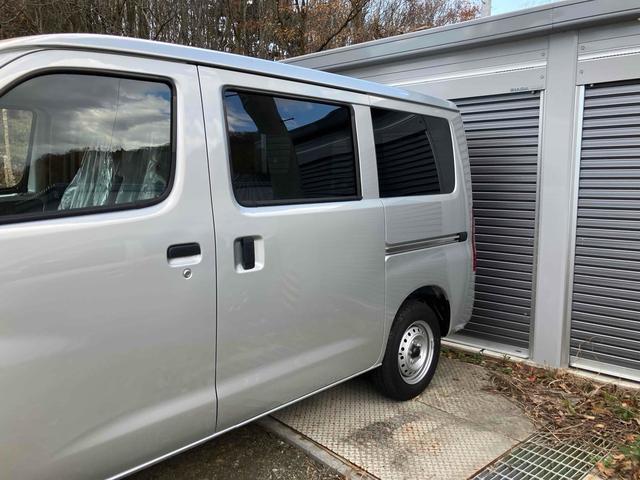 タウンエースバン ＧＬ　４ＷＤ　クリアランスソナー　衝突被害軽減システム　両側スライドドア　キーレスエントリー　アイドリングストップ　ＡＴ　ＡＢＳ　ＥＳＣ　エアコン　パワーステアリング　パワーウィンドウ（6枚目）