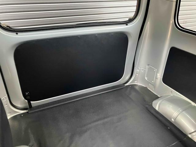 タウンエースバン ＧＬ　４ＷＤ　クリアランスソナー　衝突被害軽減システム　両側スライドドア　キーレスエントリー　アイドリングストップ　ＡＴ　ＡＢＳ　ＥＳＣ　エアコン　パワーステアリング　パワーウィンドウ（12枚目）