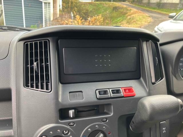 タウンエースバン ＧＬ　４ＷＤ　クリアランスソナー　衝突被害軽減システム　両側スライドドア　キーレスエントリー　アイドリングストップ　ＡＴ　ＡＢＳ　ＥＳＣ　エアコン　パワーステアリング　パワーウィンドウ（21枚目）