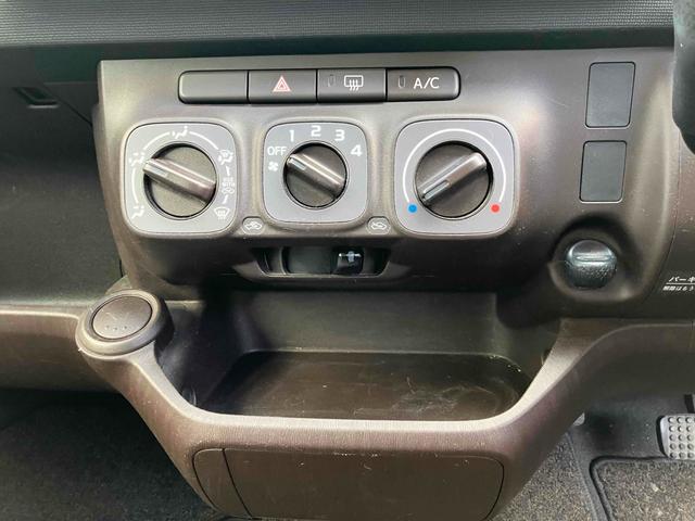 パッソ Ｘ　クツロギ　スマートキー　電動格納ミラー　ＣＶＴ　盗難防止システム　衝突安全ボディ　ベンチシート　ＡＢＳ　エアコン　パワーステアリング　パワーウィンドウ（10枚目）