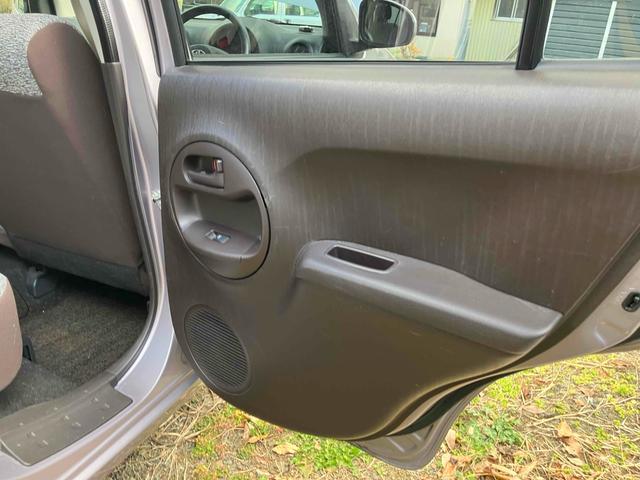 パッソ Ｘ　クツロギ　スマートキー　電動格納ミラー　ＣＶＴ　盗難防止システム　衝突安全ボディ　ベンチシート　ＡＢＳ　エアコン　パワーステアリング　パワーウィンドウ（23枚目）