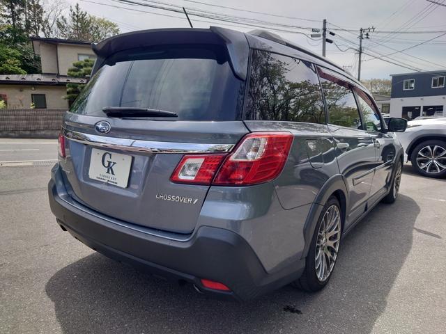 エクシーガクロスオーバー７ モダンスタイル　アイサイト　７人乗り　禁煙車　スマートキー　ＲＳＲダウンサス　ハーフレザーシート　前席パワーシート　前席シートヒーター　レーダークルーズコントロール　レーンキープアシスト　社外１８インチアルミ（7枚目）