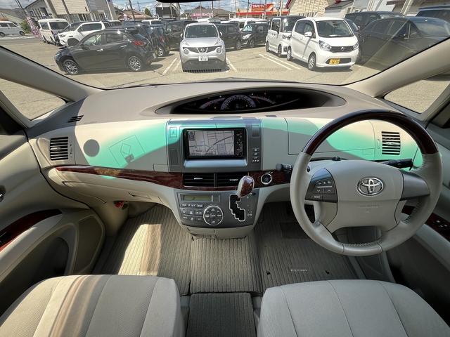 エスティマ ２．４アエラス　Ｇエディション　禁煙車　オットマンシート　クルーズコントロール　純正ナビ　ＢＬＵＥＴＯＯＴＨ　ＣＤ＆ＤＶＤ　ＡＵＸ　１セグＴＶ　バックカメラ　ドライブレコーダー　ＥＴＣ【両側自動スライド】純正１７インチアルミ（7枚目）