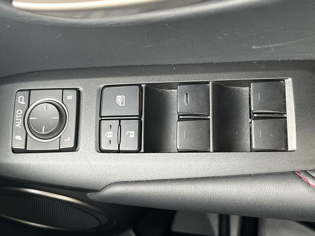 ＮＸ ＮＸ２００ｔ　Ｆスポーツ　禁煙車　４ＷＤ　純正ナビ　フルセグＴＶ　ＢＬＵＥＴＯＯＴＨ　ＣＤ＆ＤＶＤ　バックカメラ＆サイドカメラ　本革シート　メモリ付電動シート　シートヒーター＆シートエアコン　ステアリングヒーター　クルコン（44枚目）