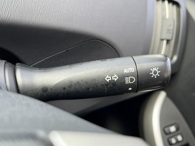 プリウス Ｓ　後期型【社外エンジンスターター】社外ナビ　フルセグＴＶ　Ｂｌｕｅｔｏｏｔｈ　ＣＤ＆ＤＶＤ　バックカメラ　ビルトインＥＴＣ　ＨＩＤヘッドライト　ミラーウィンカー　横滑り防止　盗難防止装置　スペアキー（39枚目）