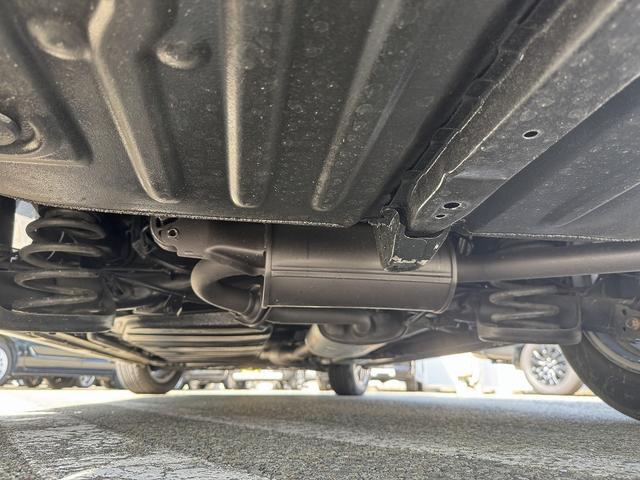 ヴォクシー ＺＳ　禁煙車　１オーナー　アルパイン１０インチナビ　フルセグＴＶ　Ｂｌｕｅｔｏｏｔｈ　バックカメラ　ステアリモコン　レーンアシスト　衝突軽減サポート【モデリスタエアロ】電動スライドドア　純正１６インチアルミ（8枚目）