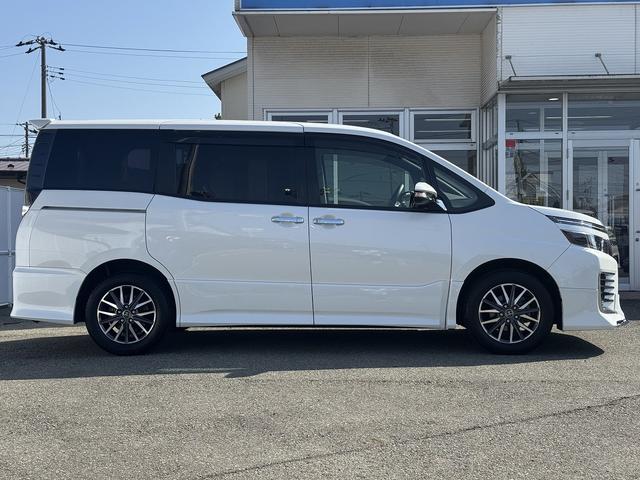 ヴォクシー ＺＳ　禁煙車　１オーナー　アルパイン１０インチナビ　フルセグＴＶ　Ｂｌｕｅｔｏｏｔｈ　バックカメラ　ステアリモコン　レーンアシスト　衝突軽減サポート【モデリスタエアロ】電動スライドドア　純正１６インチアルミ（15枚目）