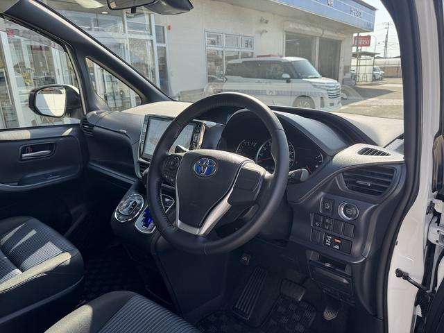 ヴォクシー ＺＳ　禁煙車　１オーナー　アルパイン１０インチナビ　フルセグＴＶ　Ｂｌｕｅｔｏｏｔｈ　バックカメラ　ステアリモコン　レーンアシスト　衝突軽減サポート【モデリスタエアロ】電動スライドドア　純正１６インチアルミ（19枚目）