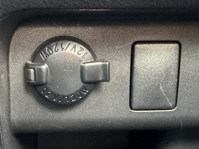 ヴォクシー ＺＳ　禁煙車　１オーナー　アルパイン１０インチナビ　フルセグＴＶ　Ｂｌｕｅｔｏｏｔｈ　バックカメラ　ステアリモコン　レーンアシスト　衝突軽減サポート【モデリスタエアロ】電動スライドドア　純正１６インチアルミ（34枚目）