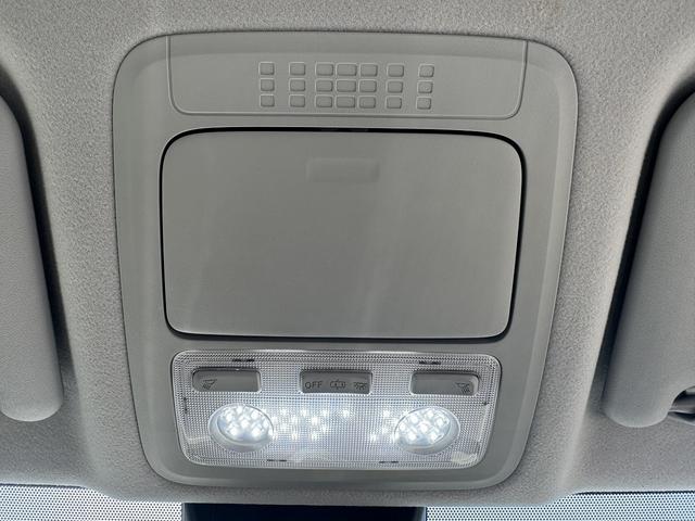 ヴォクシー ＺＳ　禁煙車　１オーナー　アルパイン１０インチナビ　フルセグＴＶ　Ｂｌｕｅｔｏｏｔｈ　バックカメラ　ステアリモコン　レーンアシスト　衝突軽減サポート【モデリスタエアロ】電動スライドドア　純正１６インチアルミ（40枚目）