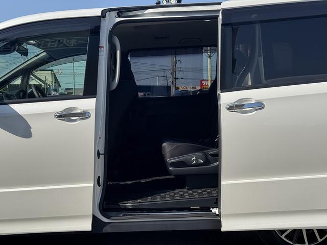 ヴォクシー ＺＳ　禁煙車　１オーナー　アルパイン１０インチナビ　フルセグＴＶ　Ｂｌｕｅｔｏｏｔｈ　バックカメラ　ステアリモコン　レーンアシスト　衝突軽減サポート【モデリスタエアロ】電動スライドドア　純正１６インチアルミ（44枚目）