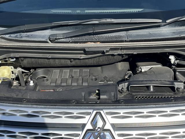 デリカＤ：５ Ｇ　パワーパッケージ　禁煙車　４ＷＤ　両側電動スライド　オートステップ　社外エンジンスターター　純正ナビ　フルセグＴＶ　Ｂｌｕｅｔｏｏｔｈ【アラウンドビューモニター】レーダークルコン　レーンアシスト　衝突軽減サポート（7枚目）
