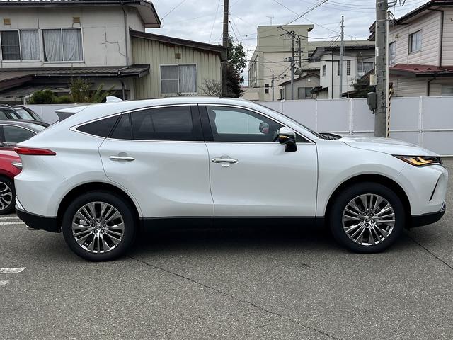 ハリアーハイブリッド Z レザーパッケージ 登録済未使用車 4WD 寒冷地仕様【ムーンルーフ】【衝突軽減システム】レーダークルーズコントロール レーンアシスト 純正ディスプレイオーディオ【JBLサウンド】全周囲カメラ デジタルインナーミラー(15枚目)