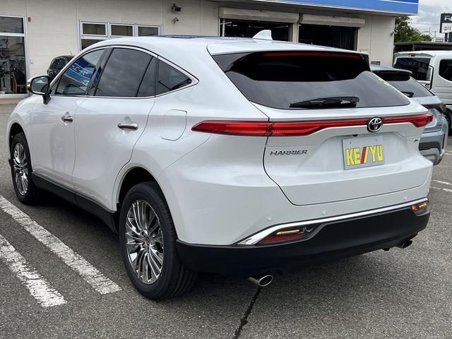 ハリアーハイブリッド Z レザーパッケージ 登録済未使用車 4WD 寒冷地仕様【ムーンルーフ】【衝突軽減システム】レーダークルーズコントロール レーンアシスト 純正ディスプレイオーディオ【JBLサウンド】全周囲カメラ デジタルインナーミラー(17枚目)