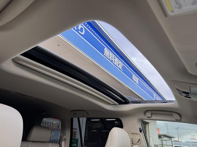 ランドクルーザープラド ＴＸ　Ｌパッケージ　マットブラックエディション　禁煙車　４ＷＤ　純正９インチナビ　フロント＆バックカメラ　ドライブレコーダー　デジタルインナーミラー【サンルーフ】レザーシート　クルーズコントロール【衝突軽減サポート】レーンアシスト　コーナーセンサー（12枚目）