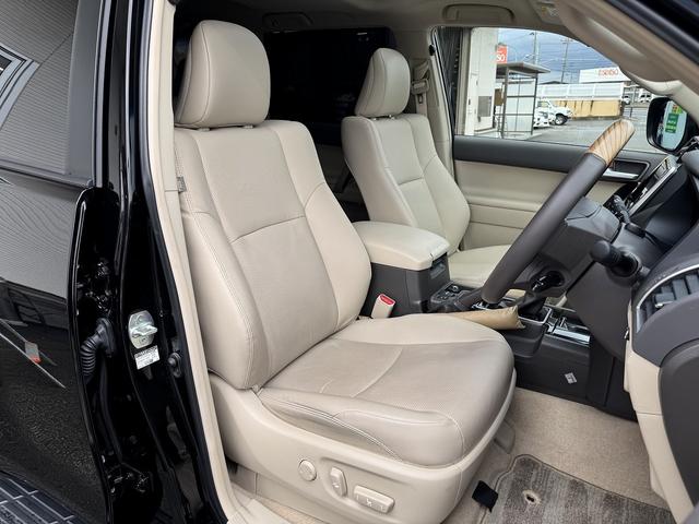 ランドクルーザープラド ＴＸ　Ｌパッケージ　マットブラックエディション　禁煙車　４ＷＤ　純正９インチナビ　フロント＆バックカメラ　ドライブレコーダー　デジタルインナーミラー【サンルーフ】レザーシート　クルーズコントロール【衝突軽減サポート】レーンアシスト　コーナーセンサー（20枚目）