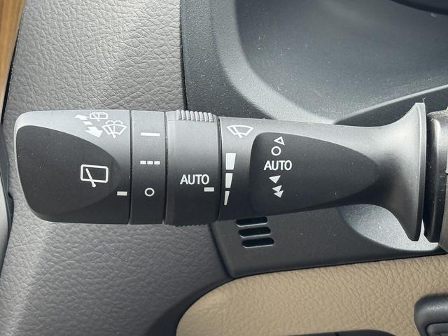 ランドクルーザープラド ＴＸ　Ｌパッケージ　マットブラックエディション　禁煙車　４ＷＤ　純正９インチナビ　フロント＆バックカメラ　ドライブレコーダー　デジタルインナーミラー【サンルーフ】レザーシート　クルーズコントロール【衝突軽減サポート】レーンアシスト　コーナーセンサー（40枚目）