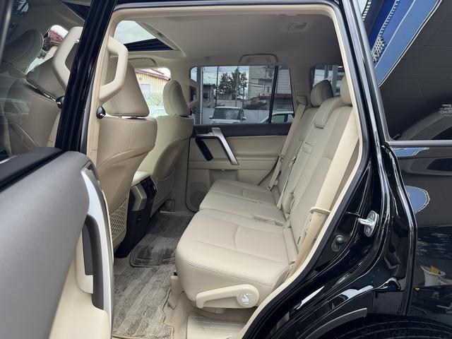 ランドクルーザープラド ＴＸ　Ｌパッケージ　マットブラックエディション　禁煙車　４ＷＤ　純正９インチナビ　フロント＆バックカメラ　ドライブレコーダー　デジタルインナーミラー【サンルーフ】レザーシート　クルーズコントロール【衝突軽減サポート】レーンアシスト　コーナーセンサー（52枚目）