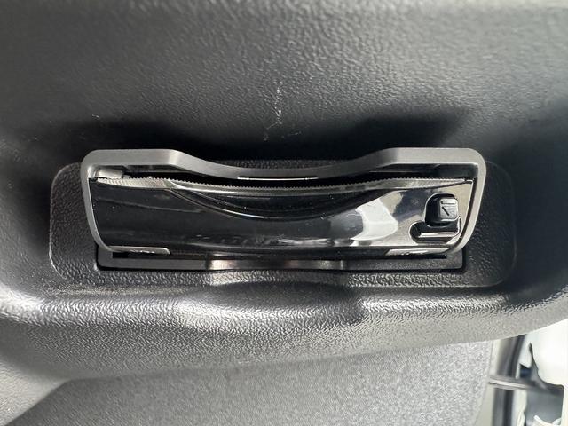 レジアスエースバン スーパーGL ダークプライムII 禁煙車 4WD【ベットキット】社外ナビ フルセグTV BLUETOOTH バックカメラ ハーフレザーシート LEDヘッドライト フォグ オートマチックハイビーム 取説 ETC 衝突軽減 レーンアシスト(13枚目)