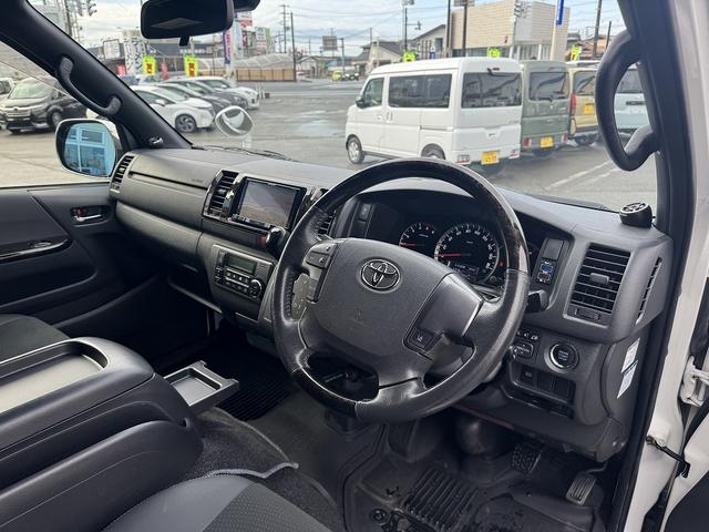 レジアスエースバン スーパーGL ダークプライムII 禁煙車 4WD【ベットキット】社外ナビ フルセグTV BLUETOOTH バックカメラ ハーフレザーシート LEDヘッドライト フォグ オートマチックハイビーム 取説 ETC 衝突軽減 レーンアシスト(20枚目)