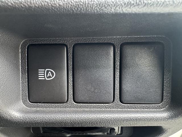 レジアスエースバン スーパーGL ダークプライムII 禁煙車 4WD【ベットキット】社外ナビ フルセグTV BLUETOOTH バックカメラ ハーフレザーシート LEDヘッドライト フォグ オートマチックハイビーム 取説 ETC 衝突軽減 レーンアシスト(40枚目)