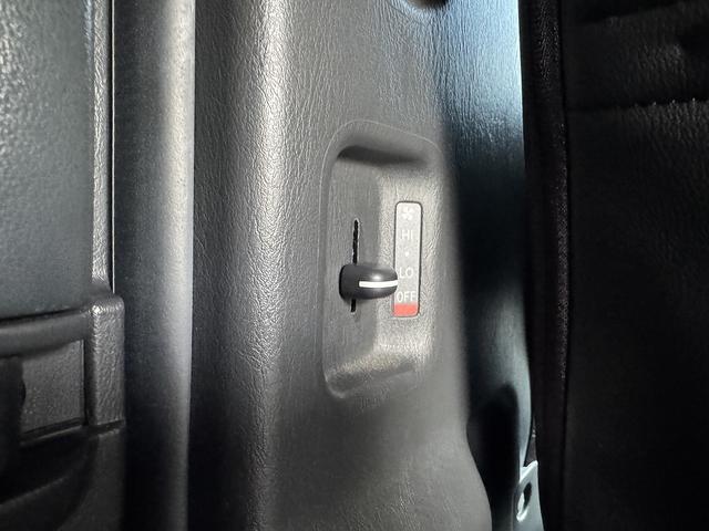 レジアスエースバン スーパーGL ダークプライムII 禁煙車 4WD【ベットキット】社外ナビ フルセグTV BLUETOOTH バックカメラ ハーフレザーシート LEDヘッドライト フォグ オートマチックハイビーム 取説 ETC 衝突軽減 レーンアシスト(42枚目)