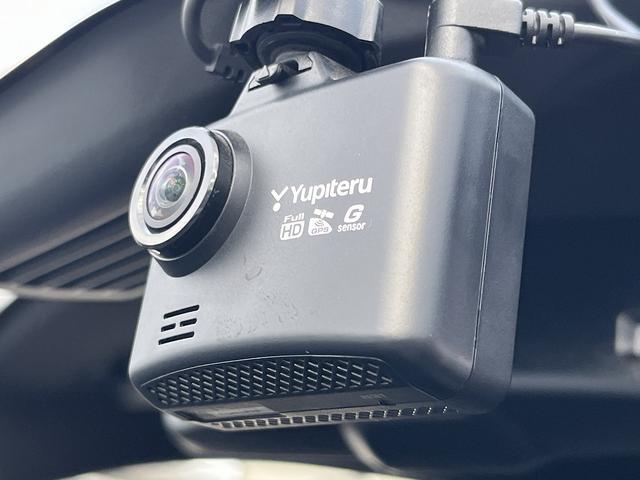 トライトン ＧＳＲ　禁煙車　４ＷＤ　ワンオーナー　レザーシート【純正９インチナビ】フルセグＴＶ　ＢＬＵＥＴＯＯＴＨ　アラウンドビューモニター　レーダークルコン　衝突軽減サポート　コーナーセンサー　ステアヒーター　ＥＴＣ（9枚目）