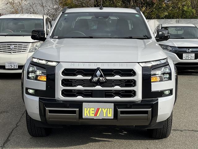 トライトン ＧＳＲ　禁煙車　４ＷＤ　ワンオーナー　レザーシート【純正９インチナビ】フルセグＴＶ　ＢＬＵＥＴＯＯＴＨ　アラウンドビューモニター　レーダークルコン　衝突軽減サポート　コーナーセンサー　ステアヒーター　ＥＴＣ（13枚目）