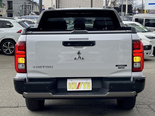 トライトン ＧＳＲ　禁煙車　４ＷＤ　ワンオーナー　レザーシート【純正９インチナビ】フルセグＴＶ　ＢＬＵＥＴＯＯＴＨ　アラウンドビューモニター　レーダークルコン　衝突軽減サポート　コーナーセンサー　ステアヒーター　ＥＴＣ（16枚目）
